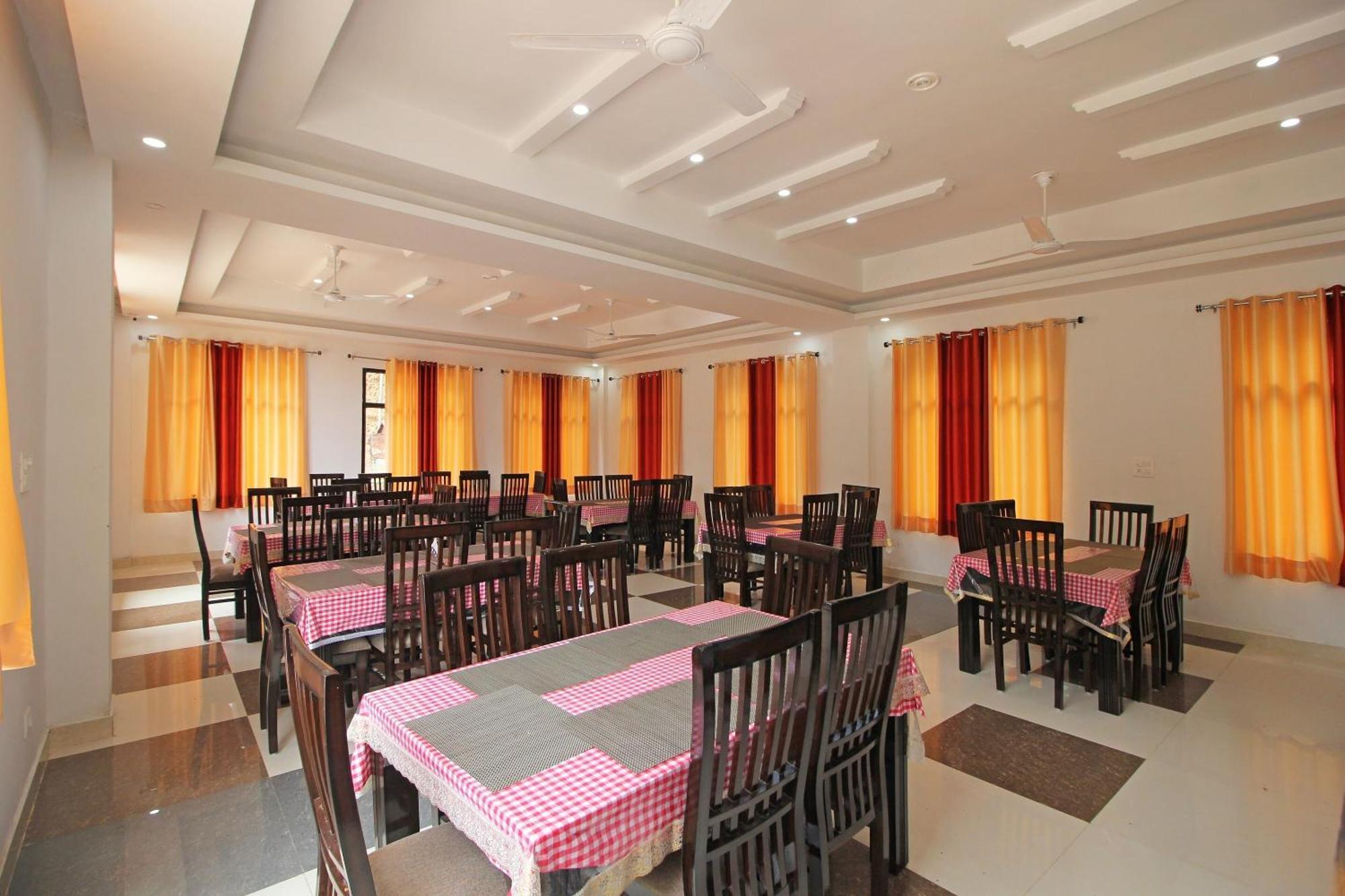 Oyo Hotel Chandni ดารัมซาลา ภายนอก รูปภาพ